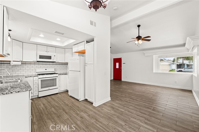 Detail Gallery Image 10 of 34 For 29837 Buena Tierra, Menifee,  CA 92586 - 2 Beds | 1 Baths