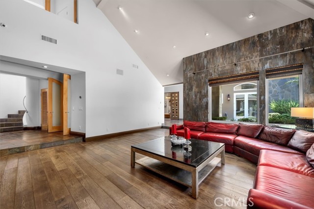 6945 E Hidden Oaks Lane, Orange CA: https://media.crmls.org/medias/6fd20886-9e43-435f-9e17-cdb882ee0d6d.jpg