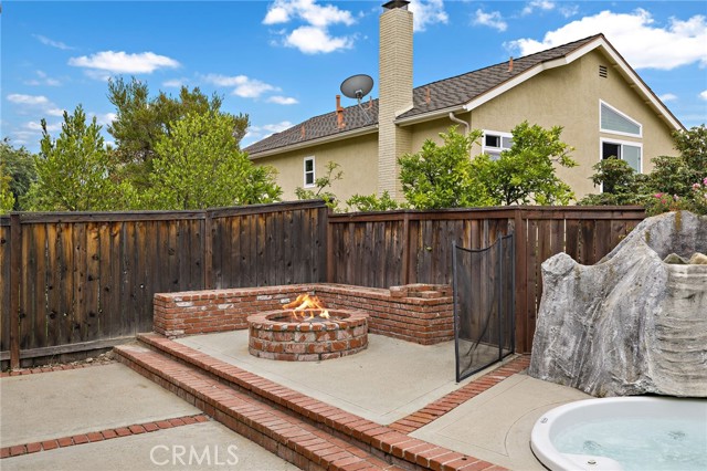 21111 Briarwood Lane, Rancho Santa Margarita CA: https://media.crmls.org/medias/6fd35cde-cecd-4753-bfa1-6223b9986cf4.jpg