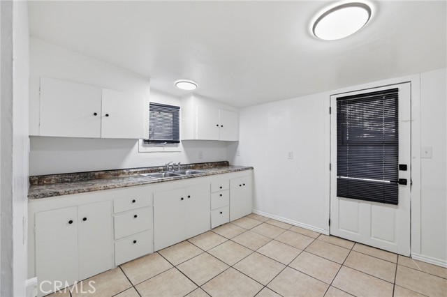 Detail Gallery Image 8 of 27 For 10233 Clara Vista, Riverside,  CA 92503 - 2 Beds | 1 Baths