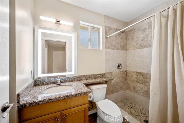 Detail Gallery Image 17 of 24 For 1011 Thompson Ave a,  Glendale,  CA 91201 - 3 Beds | 2/1 Baths