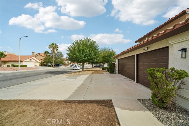 12549 Cobalt Rd, Victorville, CA 92392 photo 5