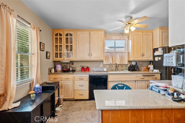21041 Lanark Street, Canoga Park CA: https://media.crmls.org/medias/6fd4d522-71a8-4047-9541-395be3b92541.jpg