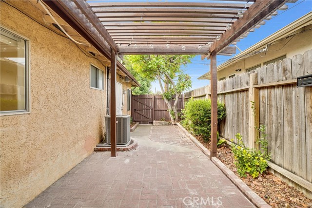 Detail Gallery Image 21 of 23 For 185 S. Bush St, Orange,  CA 92868 - 2 Beds | 1 Baths