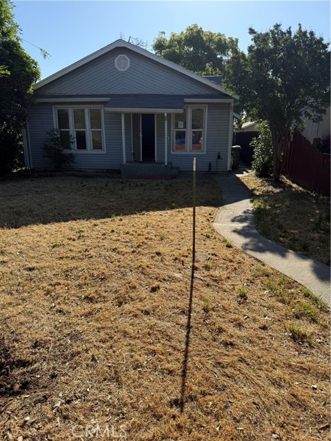 Detail Gallery Image 2 of 4 For 410 5th St, Willows,  CA 95988 - 2 Beds | 1 Baths