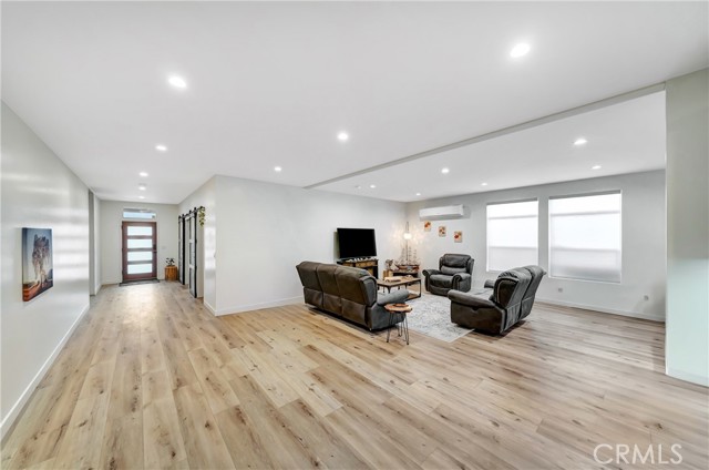 Detail Gallery Image 2 of 51 For 30473 Mulholland #196,  Agoura Hills,  CA 91301 - 5 Beds | 4 Baths