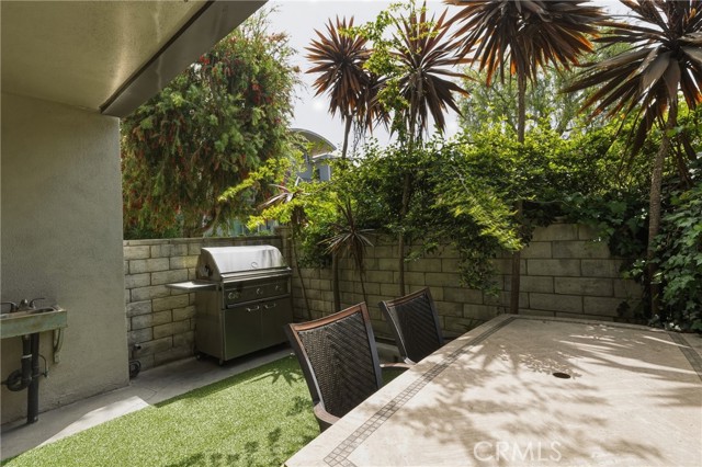 Detail Gallery Image 36 of 48 For 13231 Fiji Way #H,  Marina Del Rey,  CA 90292 - 3 Beds | 2/1 Baths