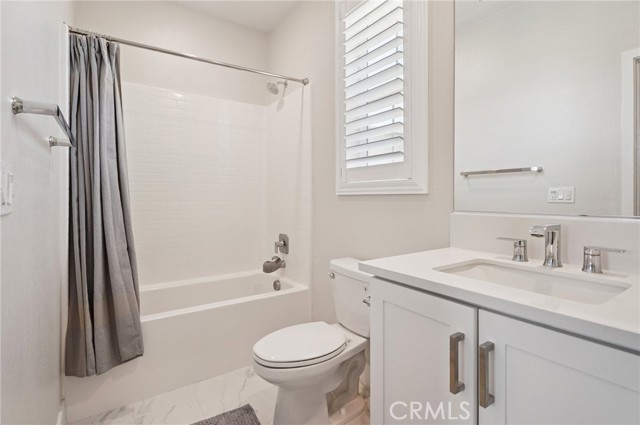 27008 Declaration Road, Valencia CA: https://media.crmls.org/medias/6fd58e96-980b-4c11-b55e-cf336635fb20.jpg