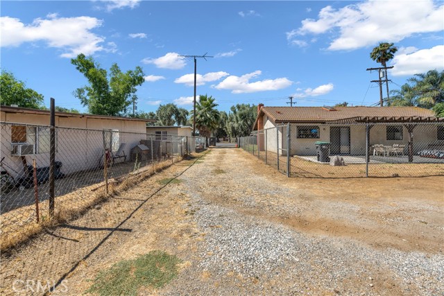 Detail Gallery Image 22 of 27 For 23878 Hemlock Ave, Moreno Valley,  CA 92557 - 1 Beds | 1 Baths