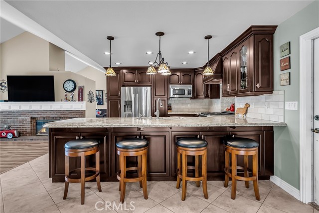 15725 Terraceview Court, Riverside CA: https://media.crmls.org/medias/6fd66b12-d444-4eea-b9fb-72a243fe684e.jpg