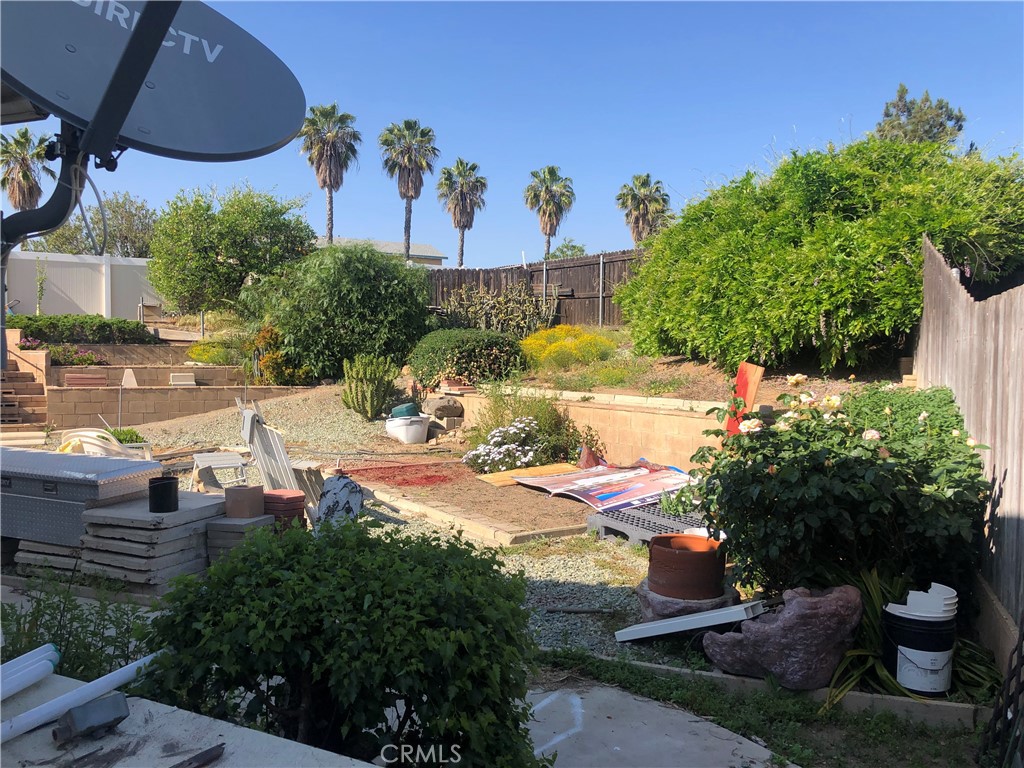 https://media.crmls.org/medias/6fd6970f-00ce-45b6-8b33-96966ae63ae2.jpg?preset=X-Large