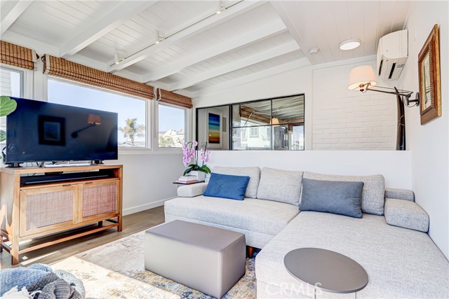 316 5th Street, Manhattan Beach CA: https://media.crmls.org/medias/6fd69b6d-dc9c-4eee-a878-4dba7389ae0f.jpg