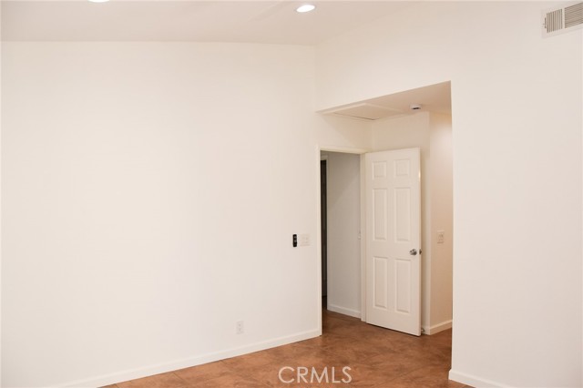 3340 E Collins Avenue, Orange CA: https://media.crmls.org/medias/6fd6ba79-84eb-4c4a-94a9-94940d19f678.jpg