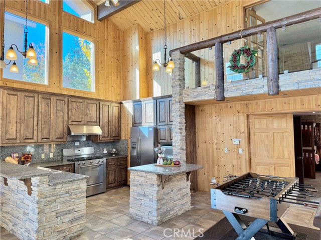Detail Gallery Image 9 of 28 For 39050 Willow Landing, Big Bear Lake,  CA 92315 - 2 Beds | 2/1 Baths