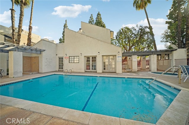 Detail Gallery Image 34 of 36 For 20155 Keswick St #112,  Winnetka,  CA 91306 - 2 Beds | 2/1 Baths