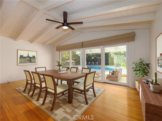 Detail Gallery Image 17 of 65 For 4539 Hayvenhurst, Encino,  CA 91436 - 3 Beds | 3 Baths