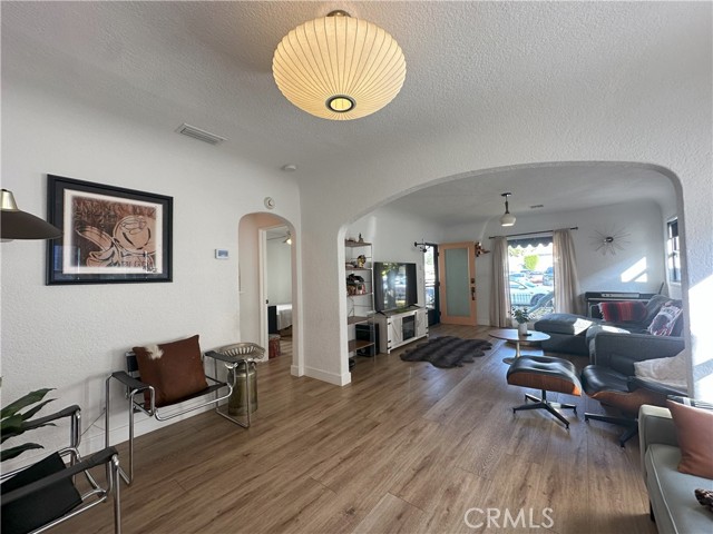 Detail Gallery Image 8 of 33 For 206 W Mountain View Ave, Glendora,  CA 91741 - 3 Beds | 2 Baths