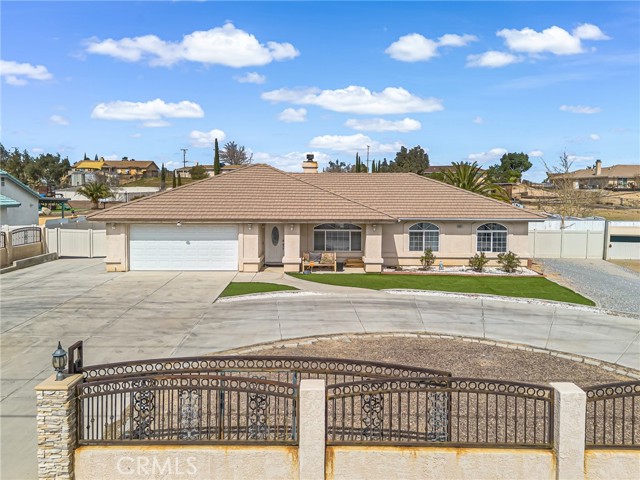 Detail Gallery Image 3 of 44 For 19084 Rocksprings Rd, Hesperia,  CA 92345 - 4 Beds | 2 Baths