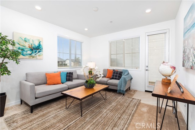 Detail Gallery Image 11 of 45 For 501 Embrook, West Covina,  CA 91791 - 4 Beds | 3 Baths