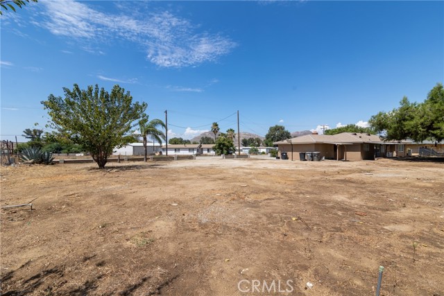 28029 Reservoir Avenue, Nuevo CA: https://media.crmls.org/medias/6fd9a09f-c6ef-4cf2-a619-a010fb345a68.jpg