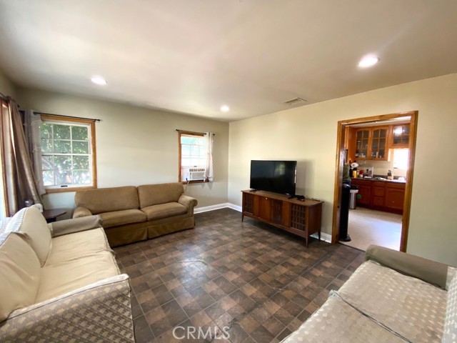 827 Turnbull Canyon Road, Hacienda Heights CA: https://media.crmls.org/medias/6fdb0205-5e6a-4488-85e8-f4d4a00b47d4.jpg