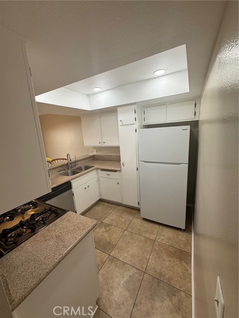 Detail Gallery Image 10 of 21 For 11106 Arminta St #4,  Sun Valley,  CA 91352 - 2 Beds | 1/1 Baths