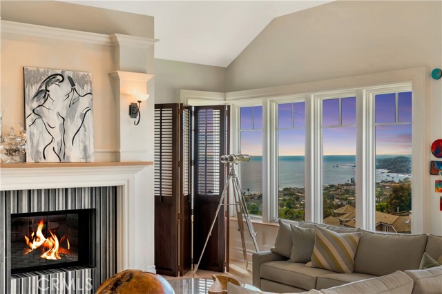 Detail Gallery Image 9 of 65 For 803 Gainsborough Dr, Laguna Beach,  CA 92651 - 3 Beds | 3/1 Baths