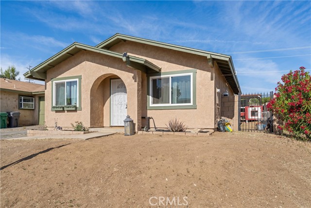 42045 Thornbush Avenue, Lancaster CA: https://media.crmls.org/medias/6fdc9c8e-7f14-4ddb-892a-0f721c5bcf81.jpg