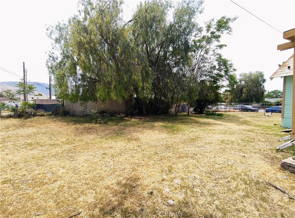 https://media.crmls.org/medias/6fdd9f2b-11ee-4d37-b2be-663fbe7e1e01.jpg?preset=X-Large