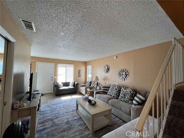 Detail Gallery Image 8 of 26 For 9250 Citrus Ave. #E,  Fontana,  CA 92335 - 2 Beds | 2 Baths