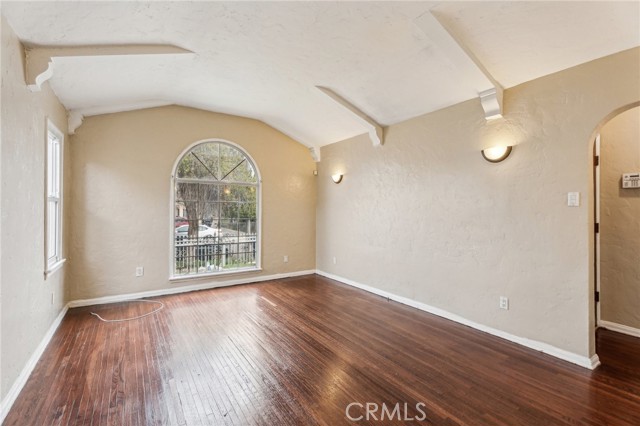 124 W 110th Street, Los Angeles CA: https://media.crmls.org/medias/6fddd4b0-5044-4e57-ba05-ccdb2a70e6dc.jpg