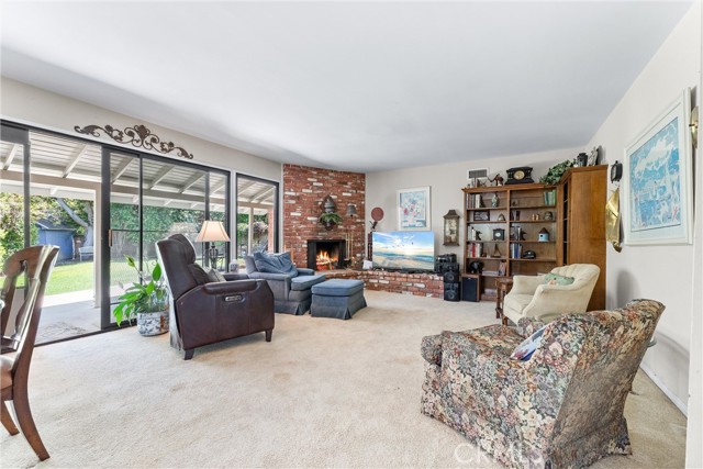 19302 Maynard Way, North Tustin CA: https://media.crmls.org/medias/6fde2094-29f5-424c-8b74-98b7c68b952f.jpg