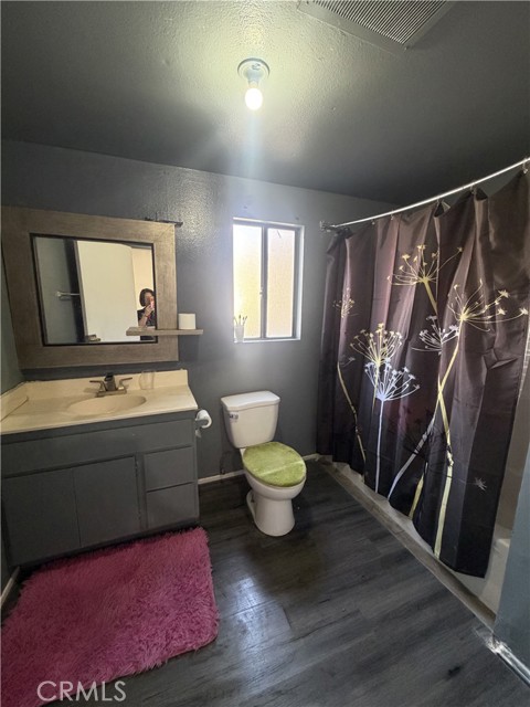 Detail Gallery Image 19 of 22 For 1057 N Neptune, Wilmington,  CA 90744 - 5 Beds | 3 Baths