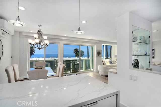 Detail Gallery Image 10 of 20 For 11952 E Whalers Ln, Malibu,  CA 90265 - 2 Beds | 3 Baths