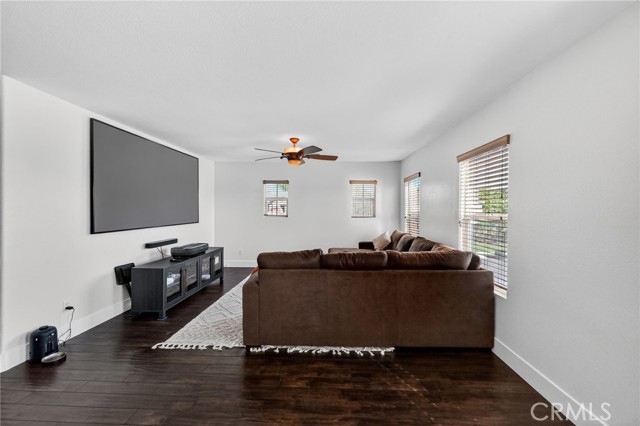 Detail Gallery Image 17 of 49 For 1043 Saltbush, Hemet,  CA 92545 - 4 Beds | 3/1 Baths