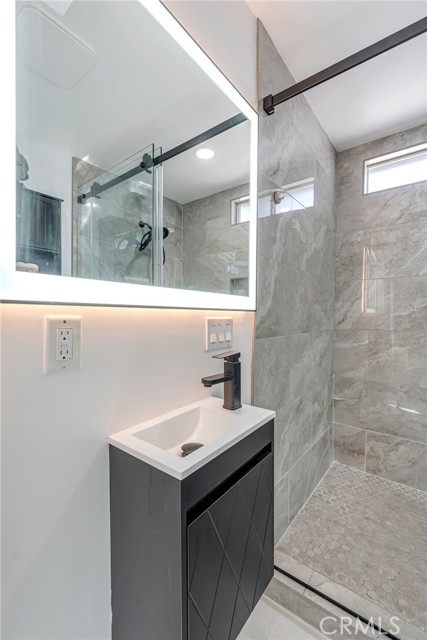 Detail Gallery Image 29 of 51 For 1381 W Summerland, San Pedro,  CA 90732 - 4 Beds | 3 Baths