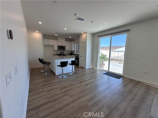 Detail Gallery Image 3 of 24 For 4615 Florence Dr, Lake Elsinore,  CA 92530 - 4 Beds | 3 Baths