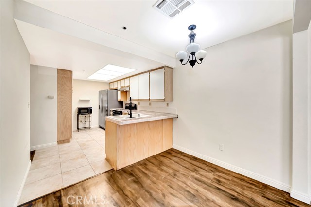 Detail Gallery Image 10 of 48 For 44526 15th St #10,  Lancaster,  CA 93535 - 2 Beds | 2 Baths