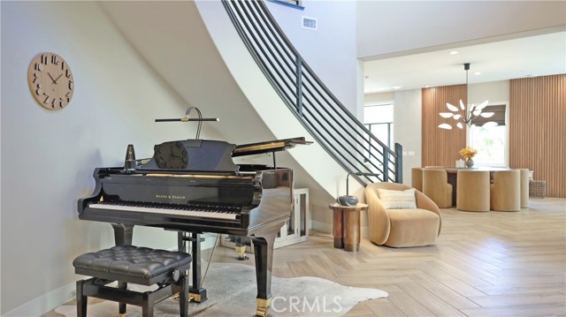 Detail Gallery Image 3 of 34 For 80 Thrush, Irvine,  CA 92618 - 5 Beds | 5/1 Baths