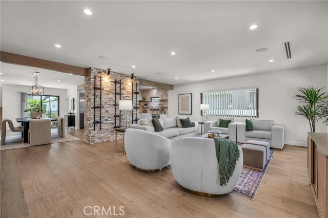Detail Gallery Image 9 of 49 For 5110 Greenbush Ave, Sherman Oaks,  CA 91423 - 6 Beds | 6 Baths