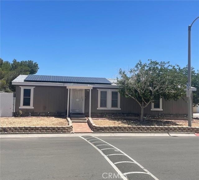 Detail Gallery Image 1 of 17 For 25030 Camino Del Sol, Barstow,  CA 92311 - 3 Beds | 2 Baths