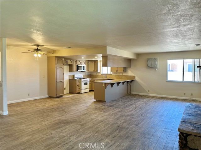 Detail Gallery Image 7 of 31 For 14804 Crofton Ln, Helendale,  CA 92342 - 3 Beds | 2 Baths