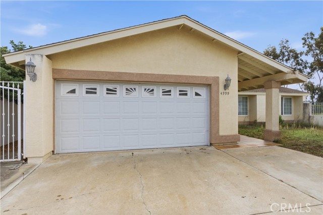 Detail Gallery Image 4 of 14 For 4999 Paguera Ct, San Diego,  CA 92124 - 4 Beds | 2 Baths