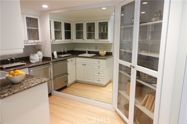 11974 Mayfield Avenue, Los Angeles CA: https://media.crmls.org/medias/6fe3dd1d-8612-45a2-ae32-297bc3c8a91c.jpg