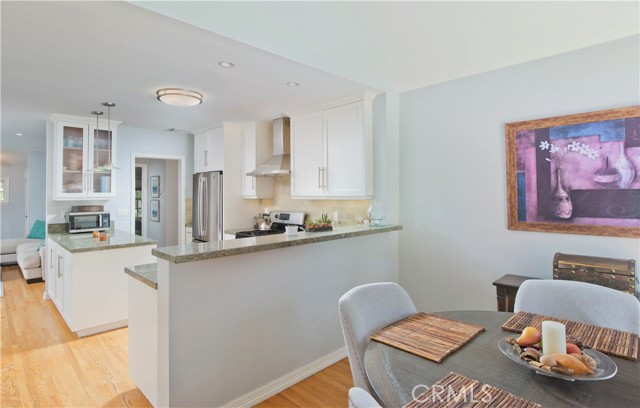 13964 Peach Grove Street, Sherman Oaks CA: https://media.crmls.org/medias/6fe45517-c154-4dbe-b509-c3e7ffd55fc4.jpg