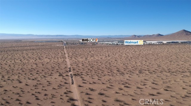 Detail Gallery Image 5 of 13 For 2 Navajo Rd, Apple Valley,  CA 92307 - – Beds | – Baths