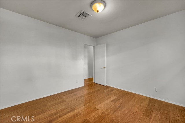 Detail Gallery Image 34 of 52 For 18419 Linnet, Tarzana,  CA 91356 - 3 Beds | 3 Baths