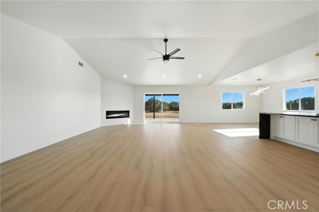 15658 Wells Fargo Street, Hesperia CA: https://media.crmls.org/medias/6fe5aa9a-1452-45dc-b91c-156406b6cf7b.jpg