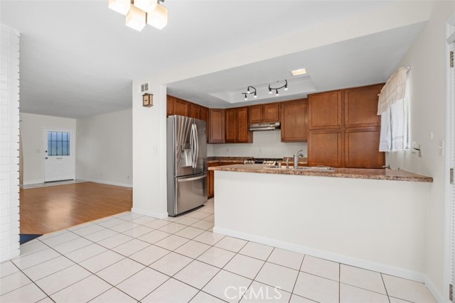 Detail Gallery Image 5 of 15 For 13902 Yorba 9c,  Tustin,  CA 92780 - 2 Beds | 2 Baths