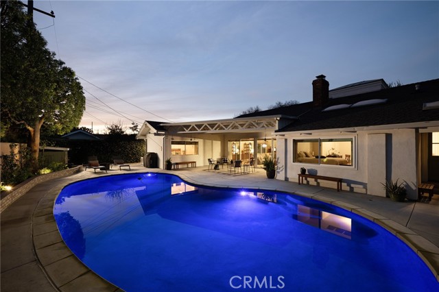 Detail Gallery Image 6 of 42 For 6470 E Mantova St, Long Beach,  CA 90815 - 4 Beds | 3 Baths